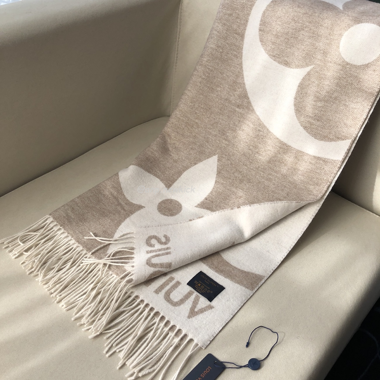 Louis Vuitton Lv Reykjavik Scarf 75x185cm (8) - newkick.vip